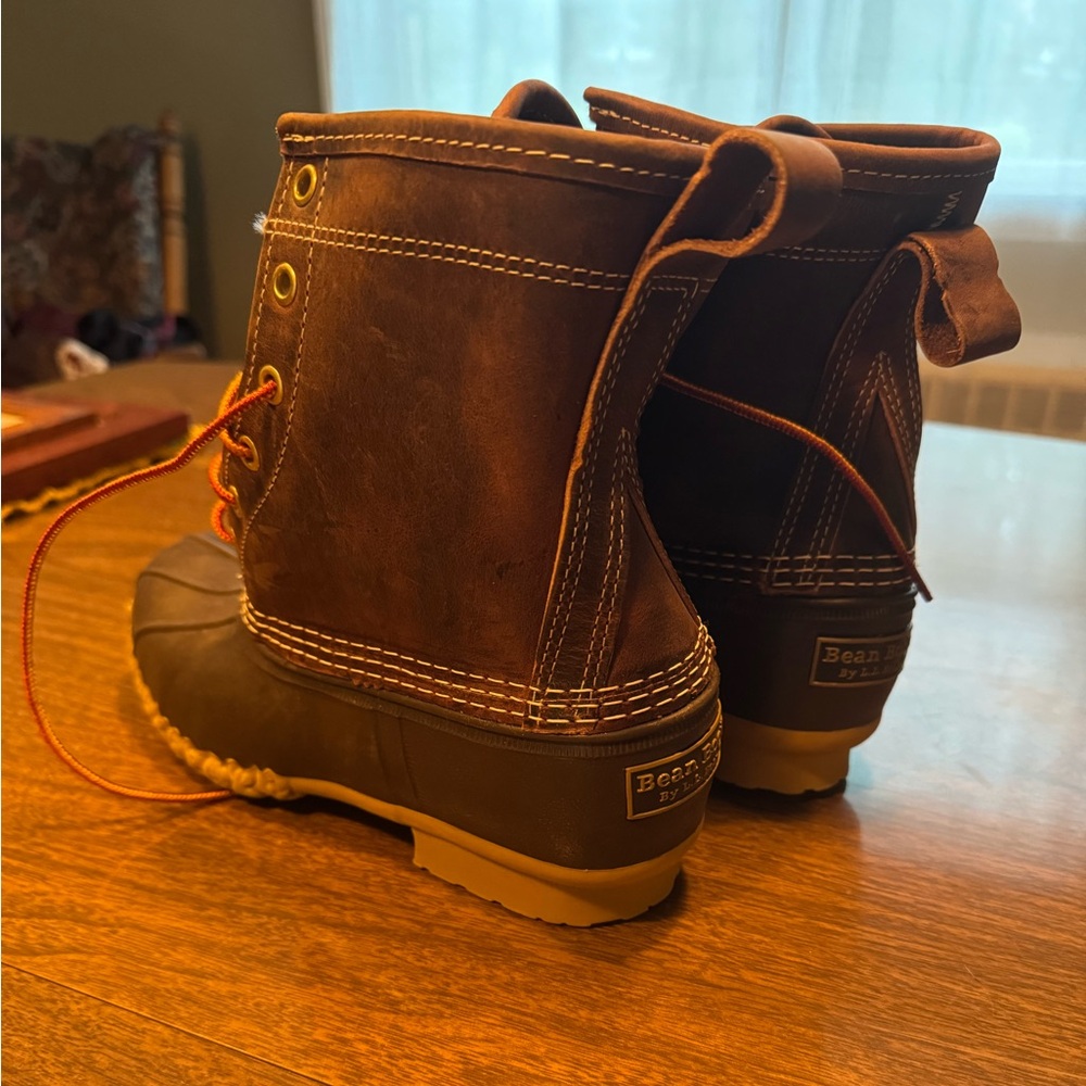Women’s NWOT insulated Bean Boots